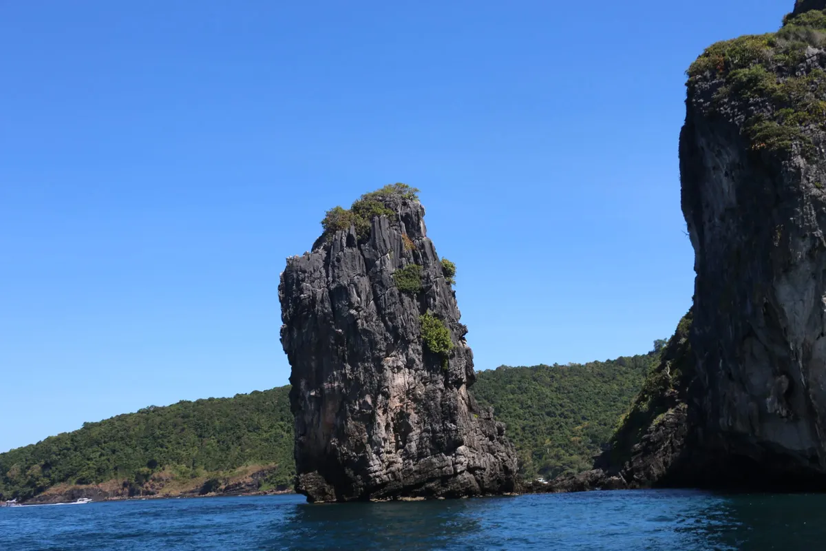 Phi Phi scuba